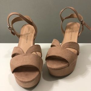 Chinese laundry platform sandal pink tan size 9